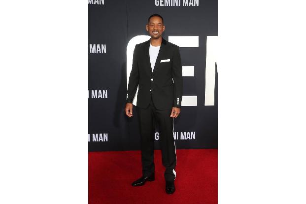 Will Smith rät allen Menschen zu regelmäßigen Darmspiegelungen, nachdem er selbst eine hat vornehmen lassen. Auf seinem YouT...