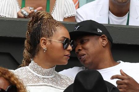 Bleiben wir doch aber bei Jay-Z und Beyoncé. 2014 behauptete eine Frau namens Tina Seals, die leibliche Mutter von Blue Ivy ...