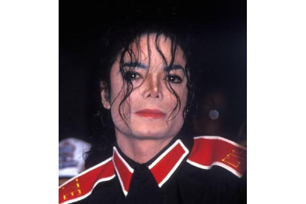 Michael Jackson wollte sich 2009 nach einer rekordträchtigen Karriere, die jedoch mittlerweile von Skandalen und Gerüchten ü...