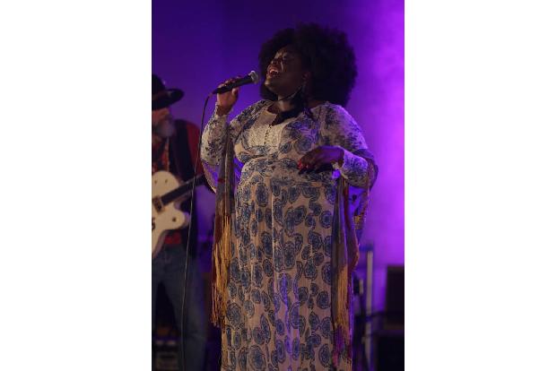 Für die Künstlerin Yola gab es vier Grammy-Nominierungen in den Kategorien 'Best New Artist', 'Best Americana Album' für 'Wa...