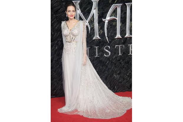 ...Angelina Jolie unbedingt als Hauptdarstellerin für sein Meisterwerk 'Gravity' besetzen. Die hatte Interesse, konnte sich ...