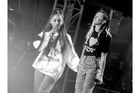 Sechs Minuten verstrichen, bis alle Karten für das Benefizkonzert 'One Love Manchester' vergriffen waren. Ariana Grande hatt...
