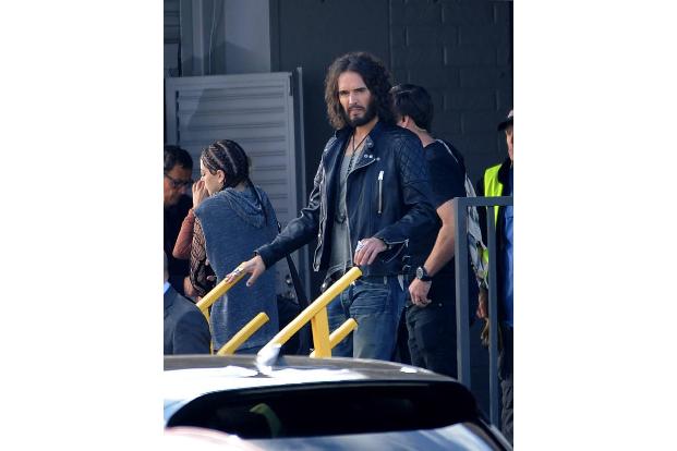 ...Ehe dauerte gerade einmal zwei Jahre. Mittlerweile ist Katy mit Orlando Bloom verlobt, auch Russell Brand ist wieder unte...