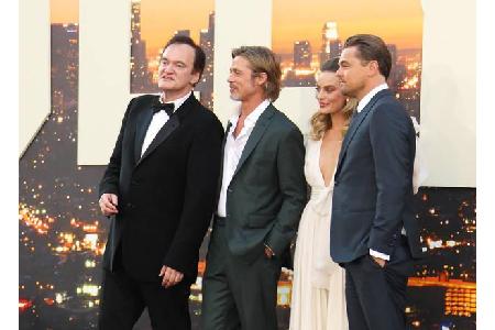 Die Stars des Crime-Dramas staunten nicht schlecht, was sich im TCL Chinese Theatre in Kalifornien so alles abspielte. Zum e...