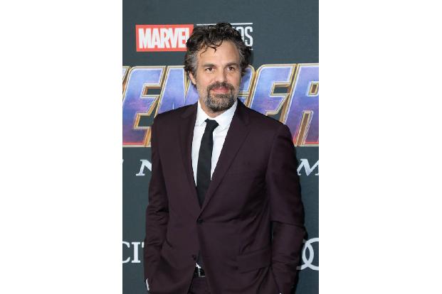 ...Vorwahlen 2016 stand Schauspieler und Aktivist Mark Ruffalo an Bernies Seite und rührte für den Politiker im Wahlkampf fl...