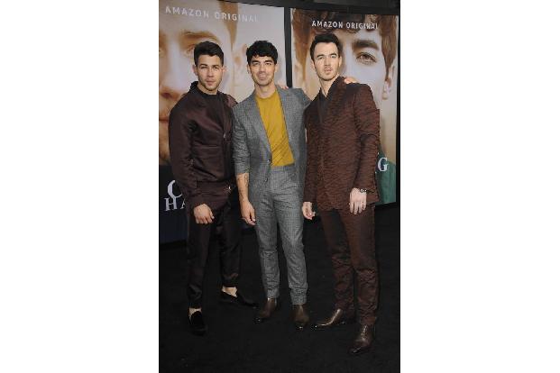 Hoffen wir mal, dass Joe Jonas rechtzeitig aus seinen Flitterwochen mit Sophie Turner zurück ist. Vier Mal sind die Jonas Br...
