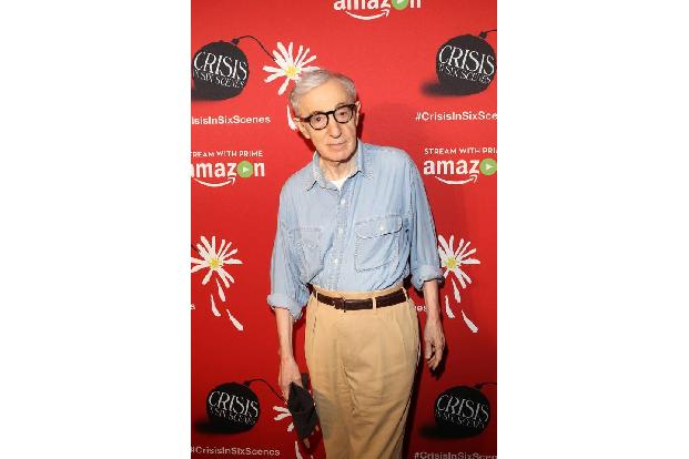 Woody Allens Phobien umfassen gleich einen riesigen Katalog an unterschiedlichen Angststörungen. So konnte er etwa erst mit ...