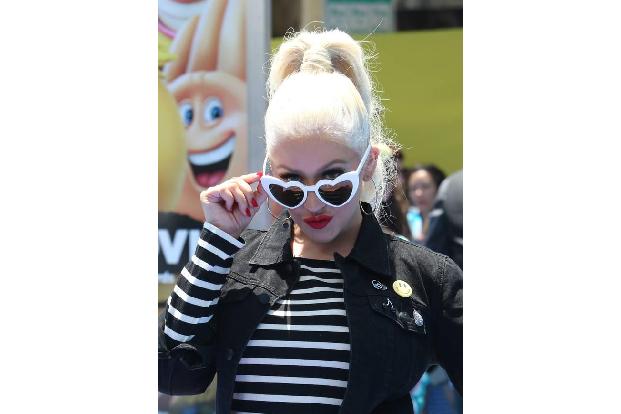 Was wohl hier die Aufmerksamkeit von Sängerin Christina Aguilera erregt hat? Vielleicht hat sie ja ihre...