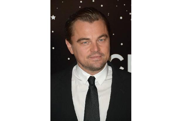 Auch Leonardo DiCaprio ist ein ganz Harter. Während eines Monologes für 'Django Unchained' schnitt er sich vor laufenden Kam...