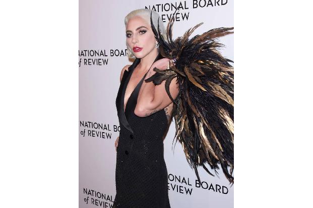 ...ihre Rolle erhielt sie nun in New York, indem sie vom National Board of Review als beste Schauspielerin ausgezeichnet wur...