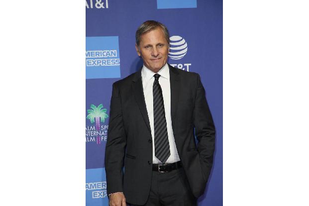 ...'Green Book' mit Viggo Mortensen, der einen Chauffeur spielt. Dessen Job ist es, einen schwarzen Jazzmusiker durch den Sü...