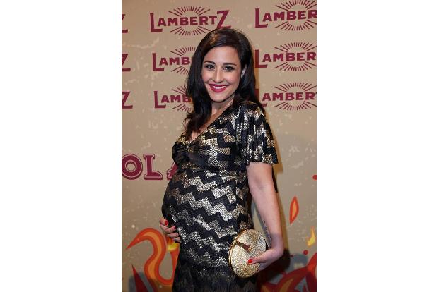 ...Nina Moghaddam nach Köln gereist und zeigte (erneut) ihren Babybauch. Ihre (zweite) Schwangerschaft hatte sie vor wenigen...
