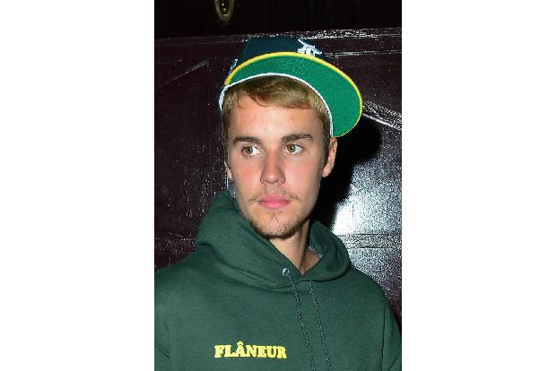 Ein tragisches Ende nahm die Begeisterung eines jungen Mannes für Justin Bieber. Tobias Strebel gab fast 100.000 Dollar für ...