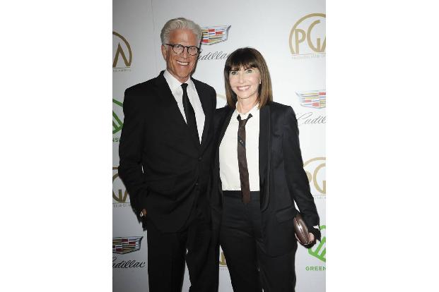 ...Ted Danson und seine Frau Mary Steenburgen. Ted Danson ist aktuell in der beliebten Netflix-Produktion 'The Happy Place' ...