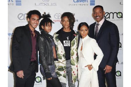 …Vielleicht-Anhängern der Sekte gehört indes Familie Smith. Will Smith und Jada Pinkett-Smith streiten zwar regelmäßig ab, S...