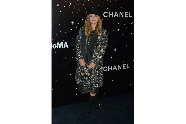...Drew Barrymore war früher selbst von Drogen abhängig. Das könnte sie von ihrem Vater haben, der zu Alkohol und anderen Su...