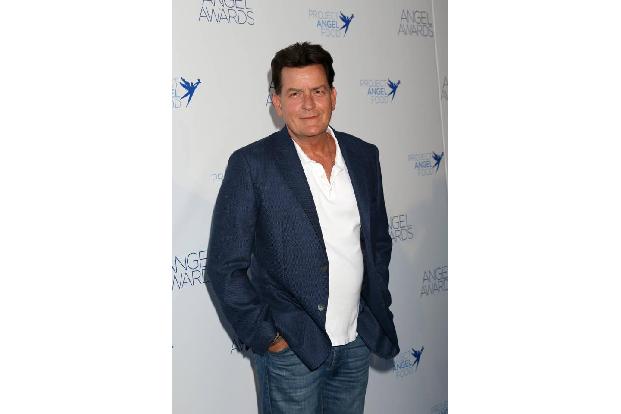 ...nicht nur Charlie Sheen aus, sondern auch sein Vater Martin Sheen. Die Schauspiellegende war jahrelange von Alkohol abhän...