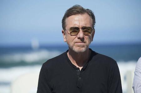 Tim Roth, bekannt aus 'Reservoir Dogs', hat in San Sebastian seinen neuen Film, 'The Song of Names', vorgestellt, ein Melodr...