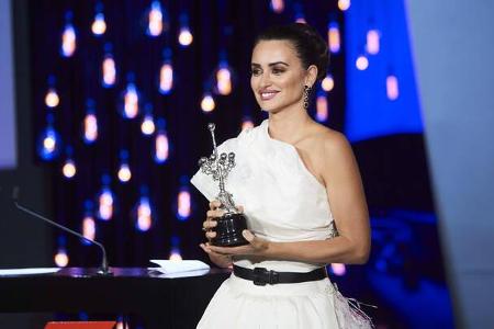 ...Penélope Cruz, die nämlich am 26. September mit dem Donostia Award ausgezeichnet wurde, einem Preis für besondere Leistun...