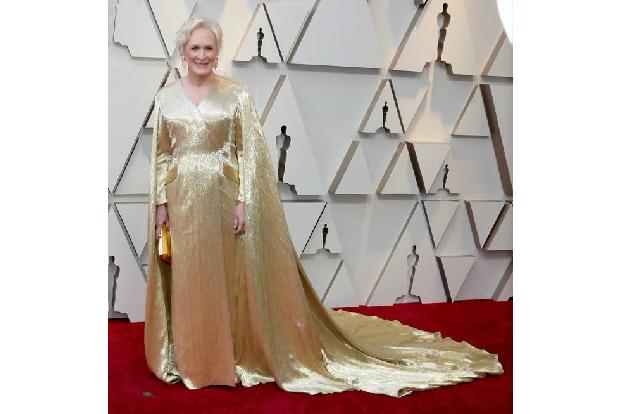 Altmeisterin Glenn Close zeigt uns indes, was Seide noch kann: ganz viel Drama! Wir lieben den Look.