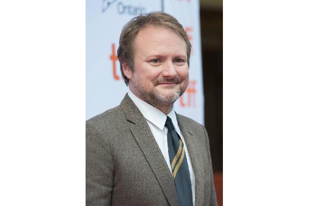 ...Rian Johnson, der für 'Die letzten Jedi' viel Kritik einstecken musste. Mit 'Knives Out' scheint er aber auf sicherem Ter...