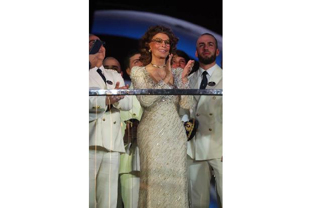 ...Sophia Loren geht es darum, nie aufhören wollen zu lernen. Das Worte Rente finde sie furchtbar: 