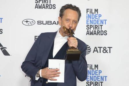 Bei den Independent Spirit Awards 2019 wurde Richard E. Grant für 'Can You Ever Forgive Me?' als bester Nebendarsteller ausg...