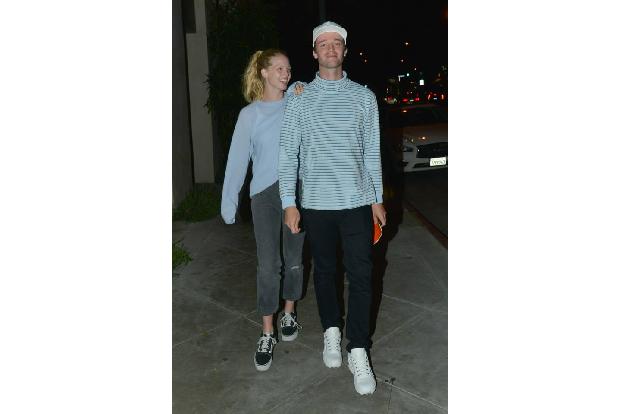 Doch Patrick (hier mit seiner Freundin Abby Champion), der smarte Sohn von 'Terminator' Arnold Schwarzenegger, empfindet das...