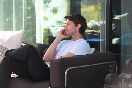 Im Gegensatz zu vielen anderen Promi-Spösslingen steht Patrick Schwarzenegger nicht unter Druck: Er muss seinem Vater nicht ...