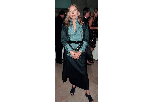 Auch Joni Mitchell hat ihr Gesicht bereits für das französische Luxus-Modehaus in die Kamera gehalten.