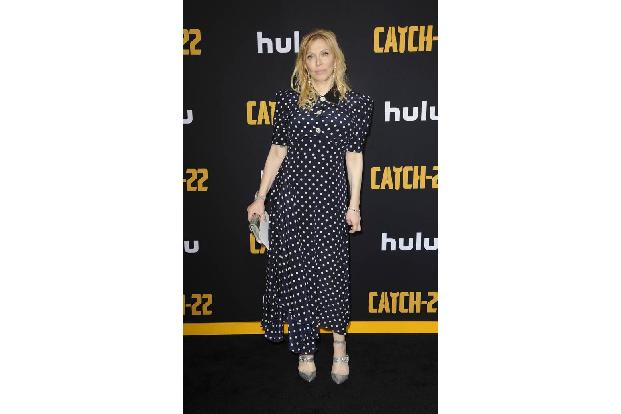 Courtney Love und Haute Couture? In der Tat! Auch die Witwe von Kurt Cobain hat bereits für Saint Laurant gemodelt.