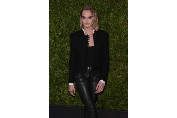 Model und Schauspielerin Cara Delevingne amüsierte sich wie viele ihrer Kolleginnen auf dem Tribeca Film Festival Artists Di...