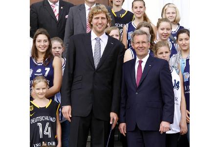 ...das Silberne Lorbeerblatt, die höchste Auszeichnung, die einem deutschen Sportler verliehen werden kann. Die meisten sein...