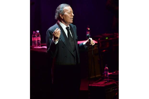 Ein echtes Multitalent ist Julio Iglesias. Bevor er Millionen mit Schmalzmusik verdiente, machte er sein Jura-Examen und spi...