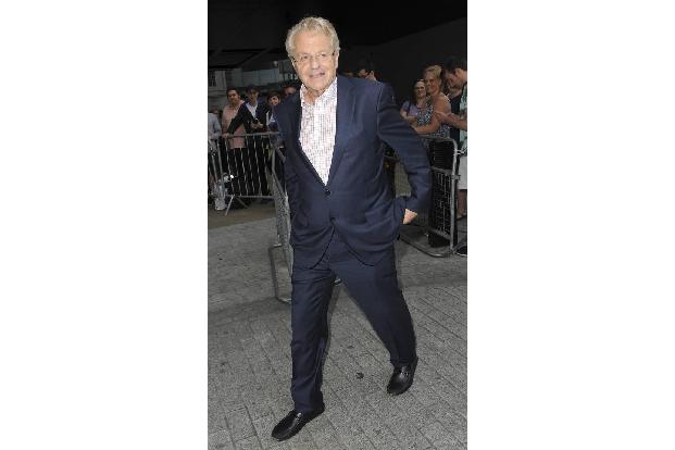 Ein weiteres Multitalent ist Jerry Springer. Bevor er sich als Moderator einen Namen machte, hatte er bereits eine Karriere ...
