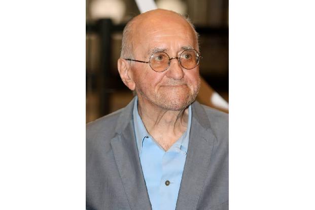 Auch bei Alfred Biolek hat Jura Familientradition: Bereits sein Vater war Rechtsanwalt und so tat der Moderator es ihm nach....