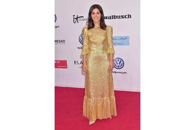 …Sänger Katie Melua – nur in Gold. Die Britin gehörte zu den internationalen Stars bei der Goldenen Kamera, konnte in Sachen...