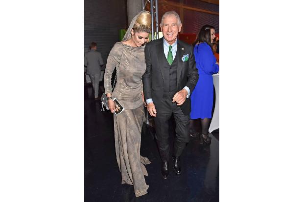 ...Micaela Schäfer und Prinz Fréderic von Anhalt, die gar nicht voneinander lassen konnten. Der Prinz hat ja bekanntlich ein...