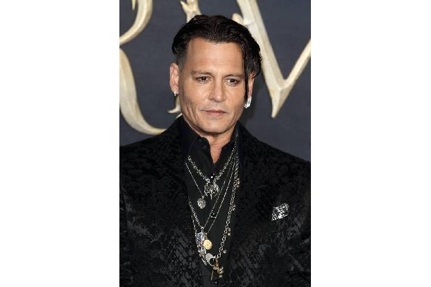 ...Distanz hält Johnny Depp davon ab, sich mit seiner Arbeit länger auseinanderzusetzen. Wenn die letzte Klappe fällt, hat e...
