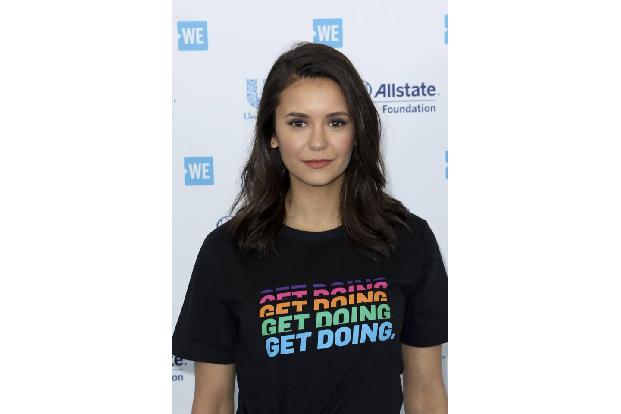 'Vampire Diaries'-Star Nina Dobrev trug ihre Botschaft auf einem T-Shirt vor sich her: 
