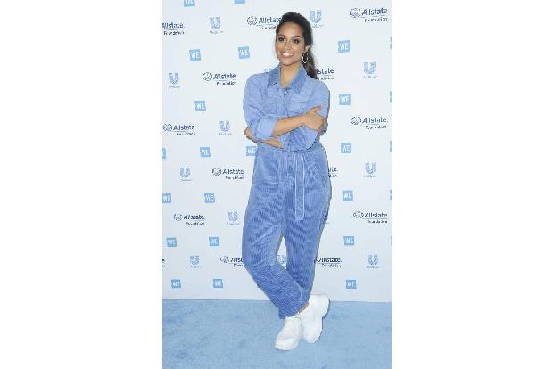 Influencer Lilly Singh ist Botschafterin für WE. Sie nutzt ihren YouTube Channel IISuperwomanII, um jungen Frauen mehr Selbs...