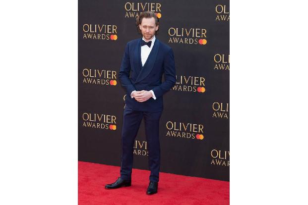 Er konnte sich in diesem Jahr als Zuschauer entspannen: Superstar Tom Hiddleston hat bereits drei Olivier Awards im Trophäen...