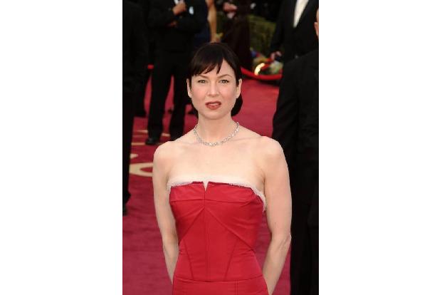 Während ihrer Laufbahn wurde Renée unter anderem mit drei Golden Globes und einem British Academy Film Award ausgezeichnet. ...