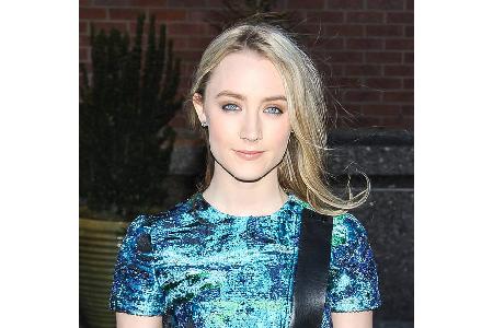 ...Saoirse wurde langsam eine junge Frau, die 2013 in George Mackay ihren ersten Freund fand. Gemeinsam spielten sie in 'How...