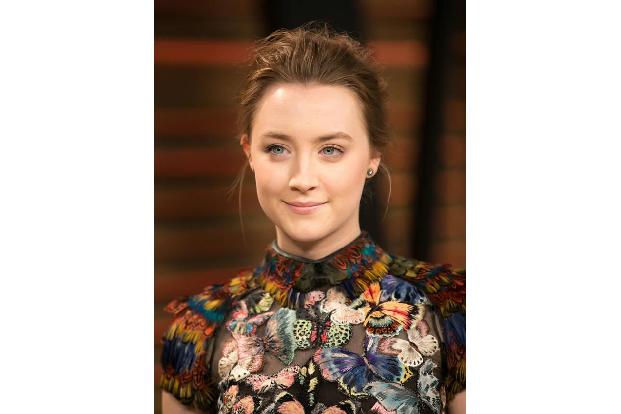 ...Zuschauer in Saoirse, als sie in Wes Andersons fantastischem Hit 'Grand Budapest Hotel' die schüchterne Angestellte Agath...