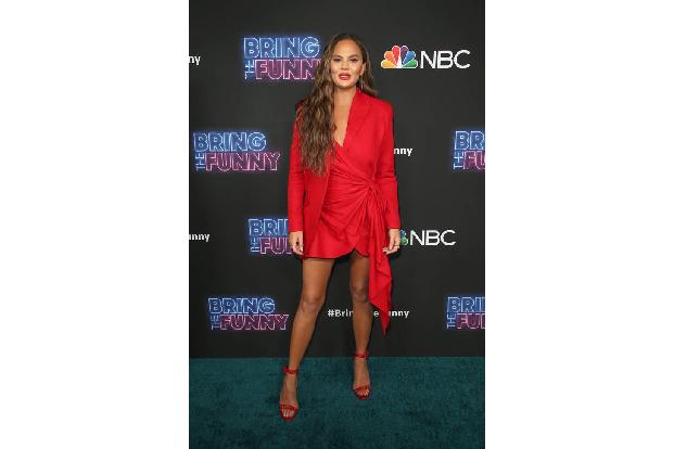Sie ist eigentlich eine Frohnatur. Dass Chrissy Teigen nach der Geburt ihrer Tochter Luna an einer postnatalen Depression er...