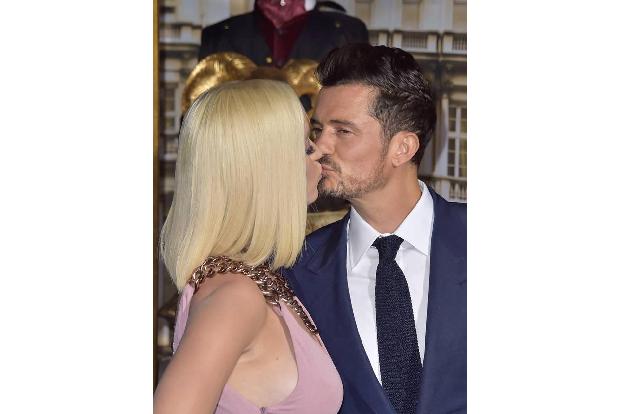 ...Katy und Orlando bestens läuft, bewiesen die beiden auf dem roten Teppich, auch wenn der 'Herr der Ringe'-Star in der neu...