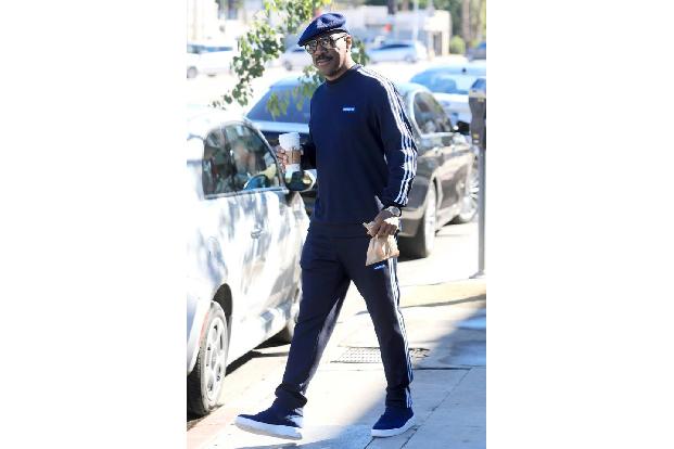 Einer, der ganz oben auf der Liste der Promi-Großfamilien steht, ist Eddie Murphy. Der Hollywoodstar hat zehn Kinder - mit m...
