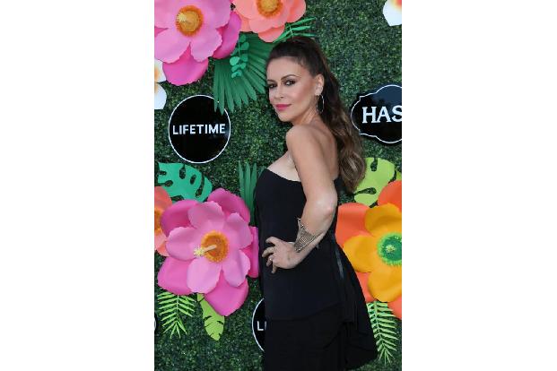 In ihrem Podcast 'Sorry Not Sorry' erklärte Alyssa Milano unumwunden zum Thema Abtreibung, sie habe 1993 gleich zwei vornehm...