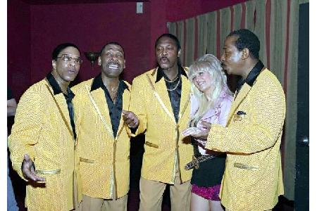 'Save The Last Dance For Me' wurde von Doc Pomus für die Drifters geschrieben. Er verarbeitete darin seine Erinnerungen an s...